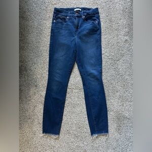 Good American Good Legs Skinny Jeans - Ankle Jeans - Frayed Hem - Dark Blue